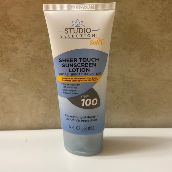 Studio Selection Skincare New Studio Selection Sheer Touch